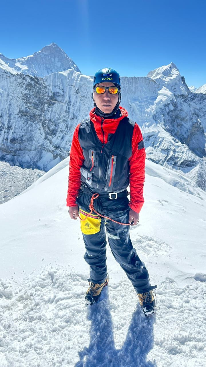 Climbing Guide (Sardar)-Dakalden Sherpa